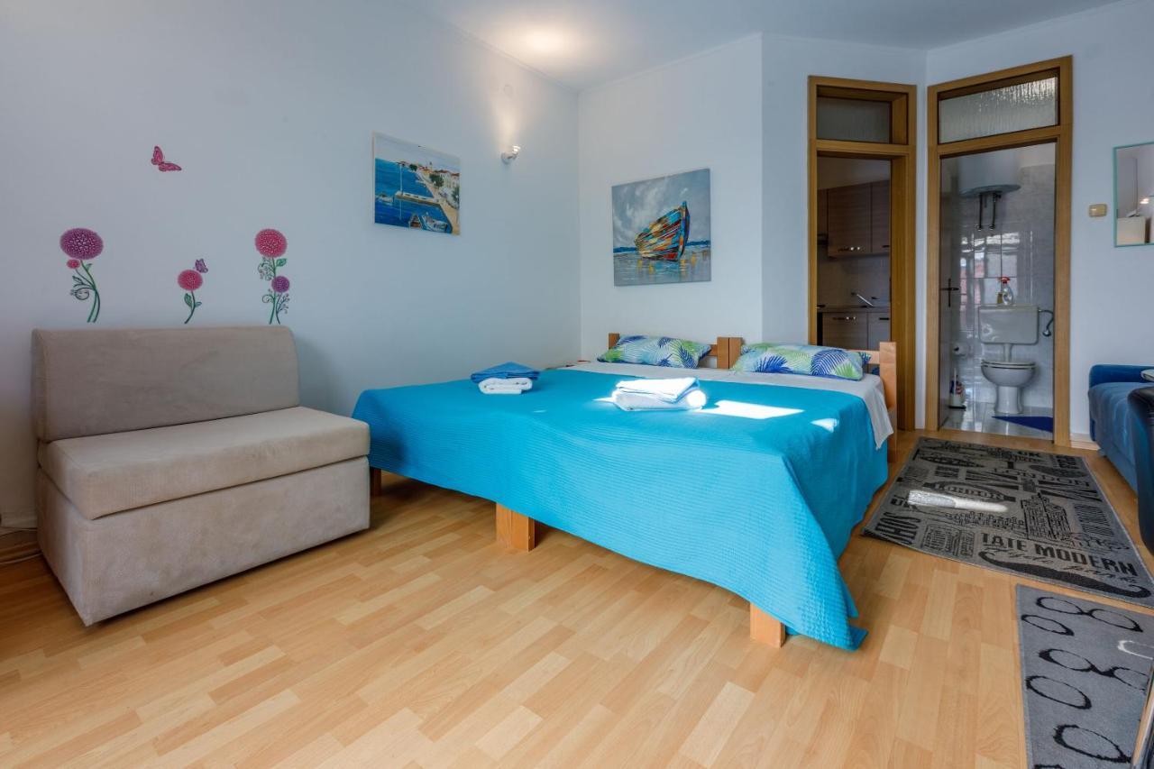 Apartments Budzyn Novi Vinodolski Exterior photo